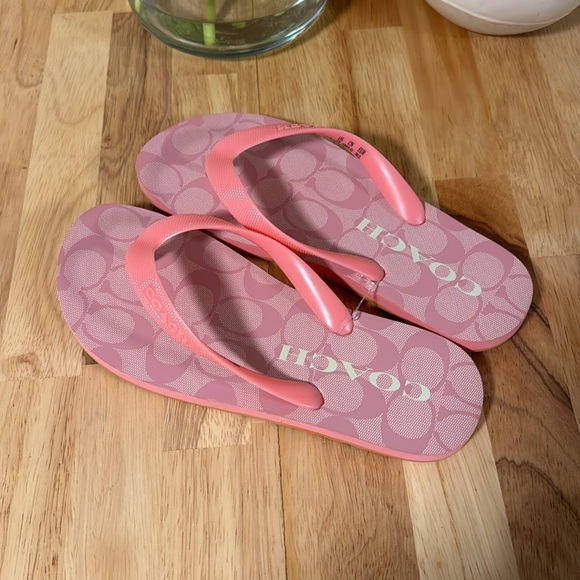 Coach Zak Signature Flip Flop - Pink - Sizes 6B - Picture 3 of 6